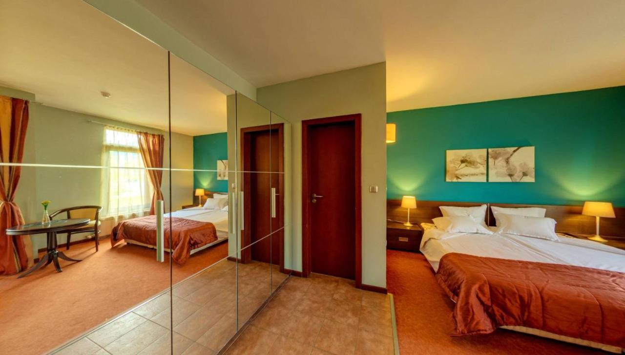 Hotel Famil - Adults Only Банско Экстерьер фото